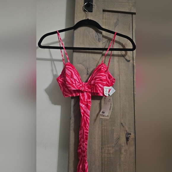 H&M Tie Front Linen Blend Bralette Crop Top. Zebra Print Red/Pink. Size XS NWT - Picture 10 of 16
